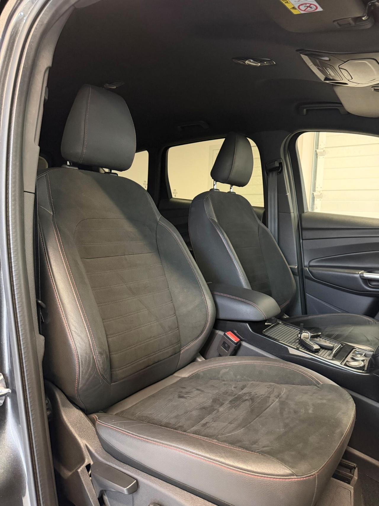 Ford Kuga 2.0 TDCI 120 CV S&S 2WD Powershift ST-Line