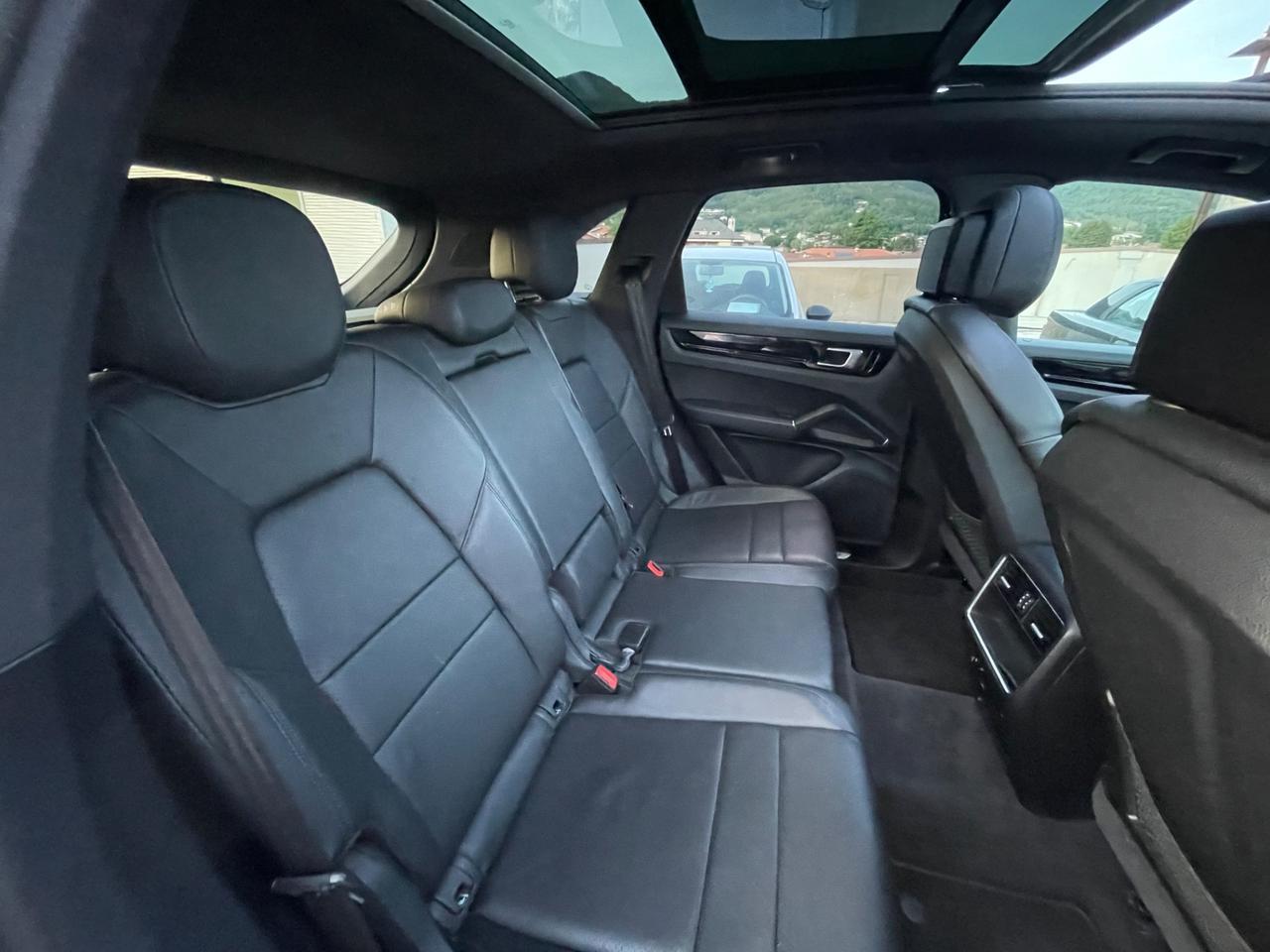 Porsche Cayenne 3.0 V6