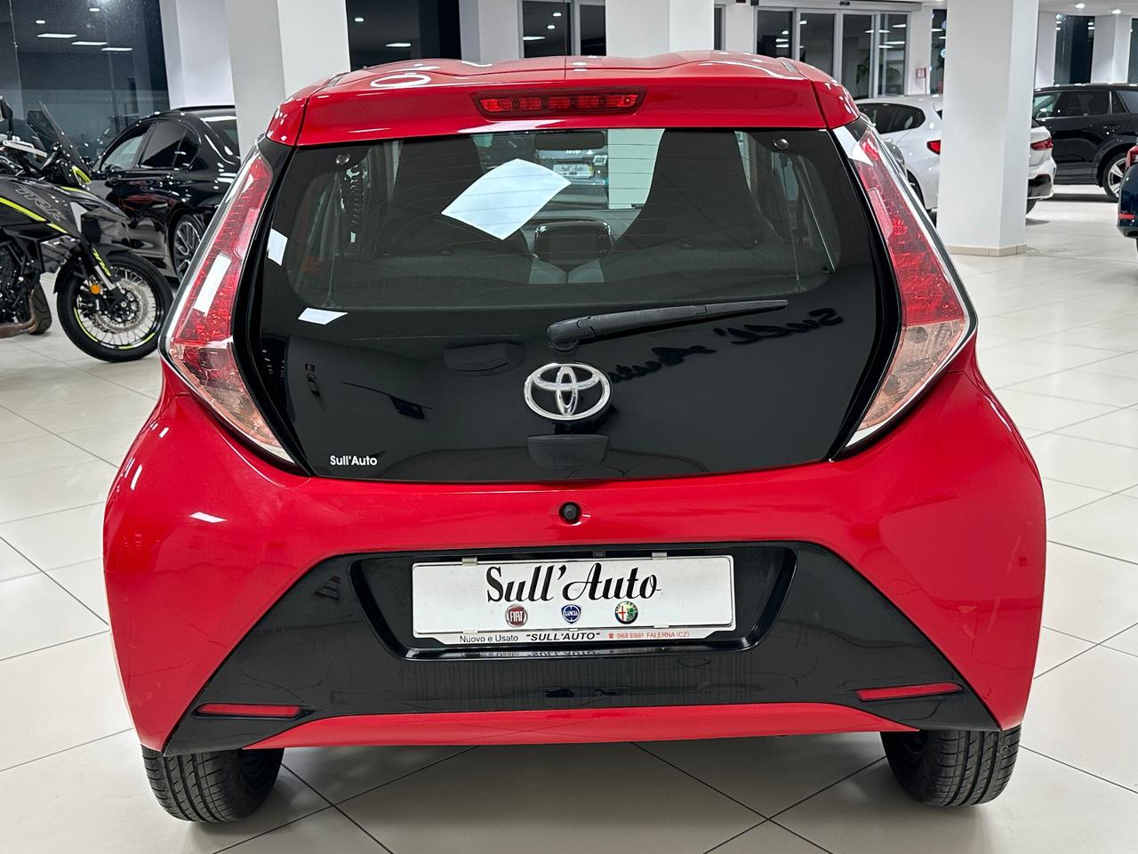 Toyota Aygo 1.0 VVT-i 69 CV 5 porte x-cite - 2015