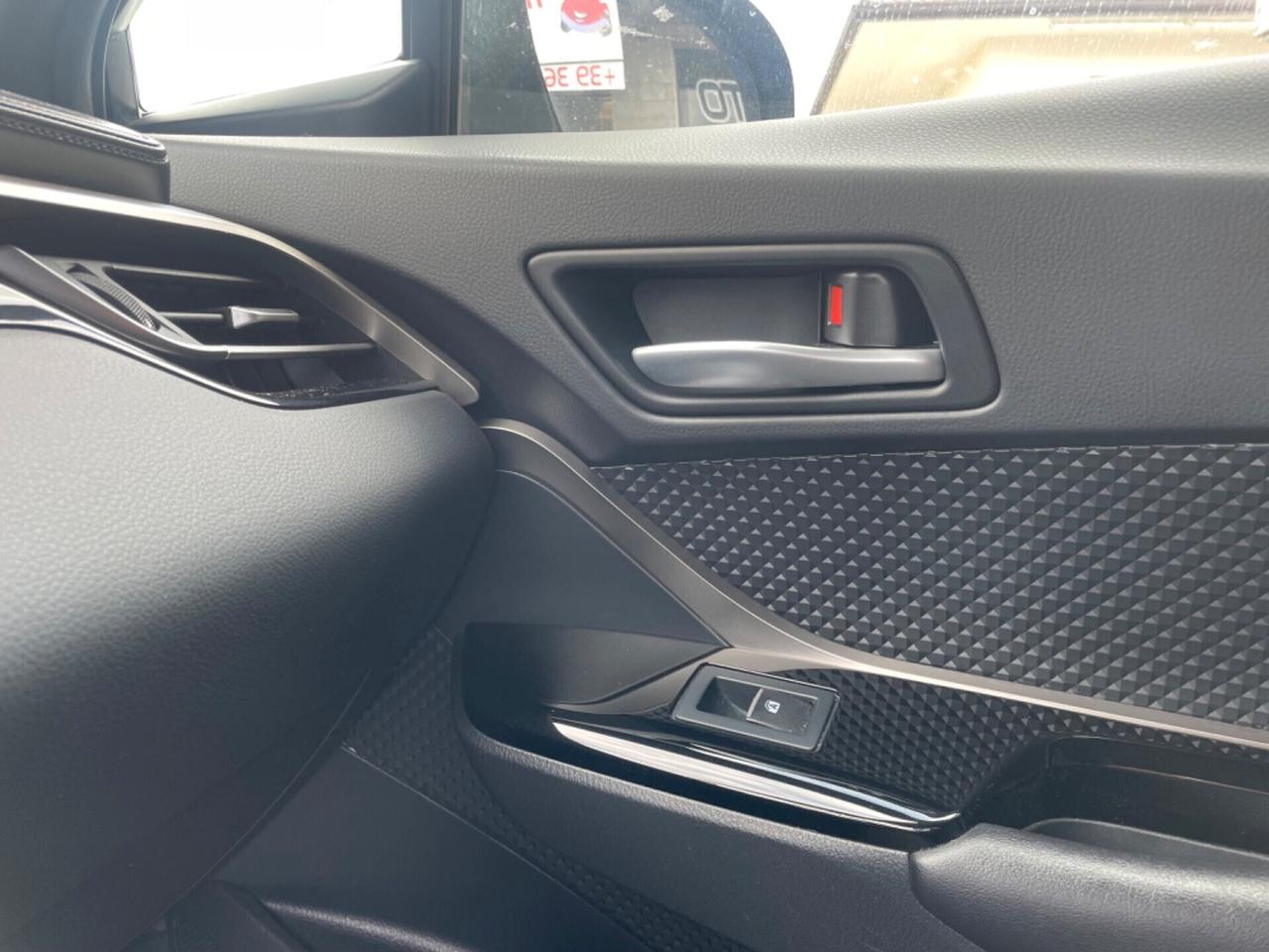 Toyota C-HR 1.8 Ibrida Neopatentati