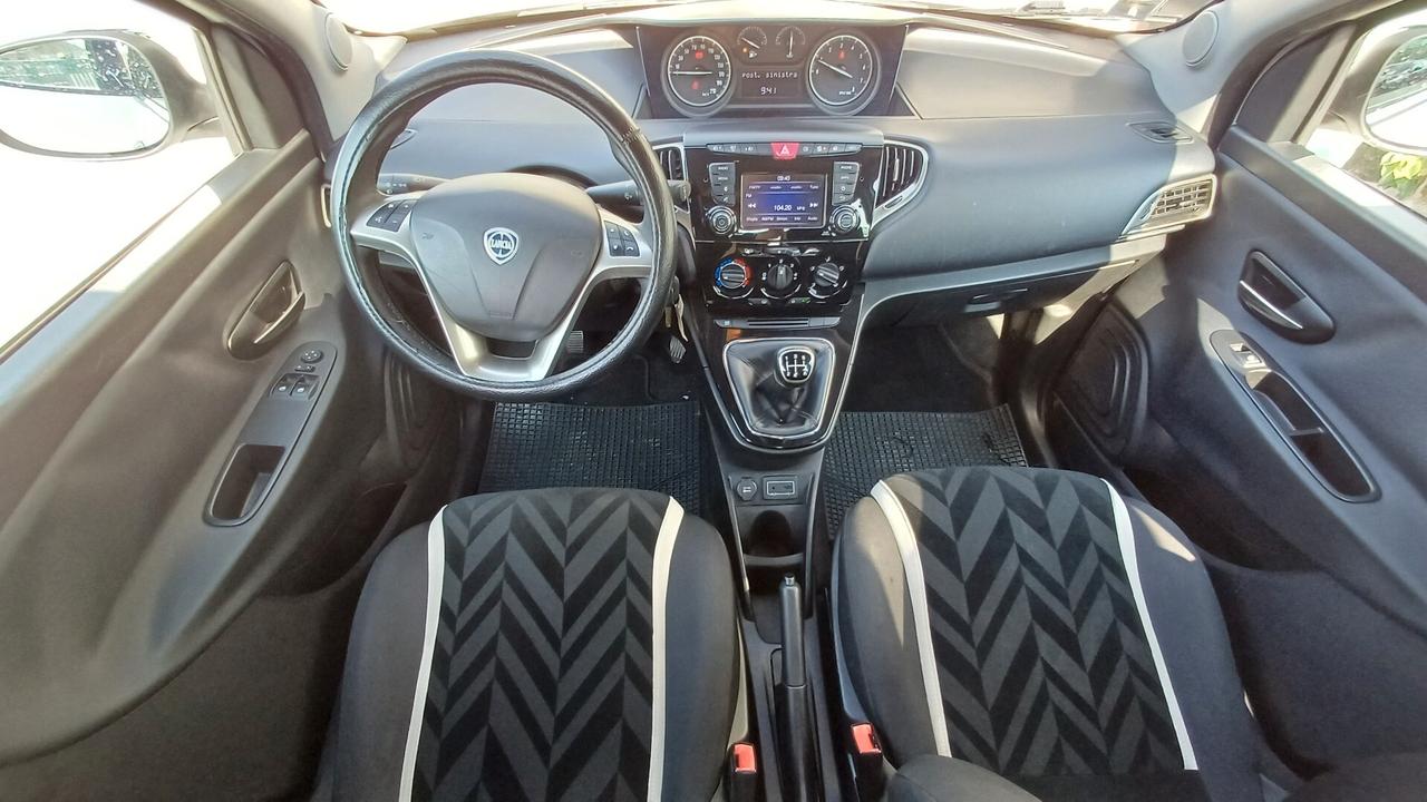 Lancia Ypsilon 1.2 69 CV 5 posti Silver Unica Proprietaria
