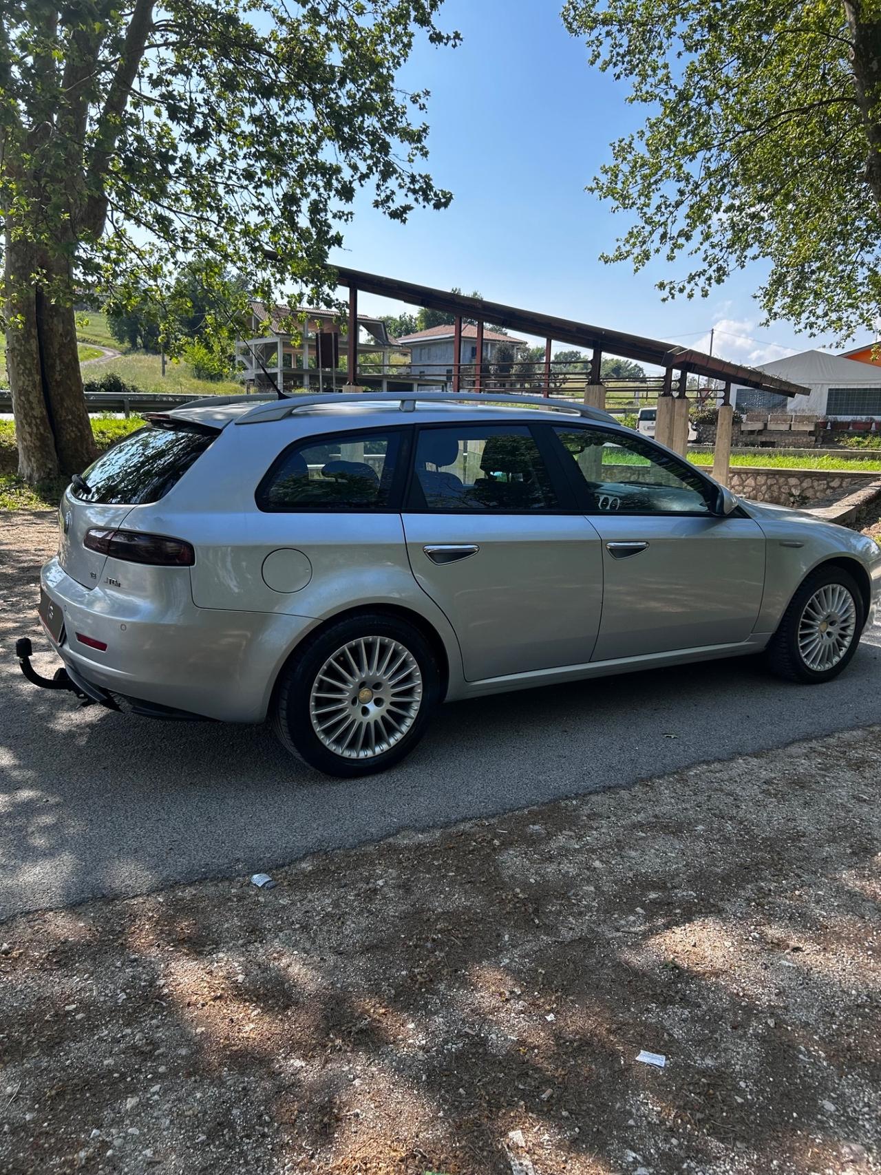 Alfa Romeo 159 1.9 JTDm 16V Sportwagon Distinctive