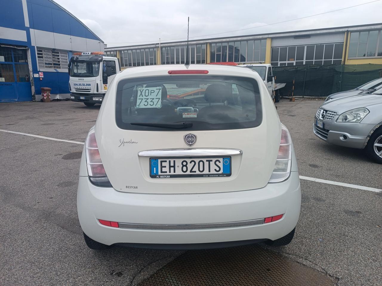 Lancia Ypsilon 1.2 69 CV Unyca