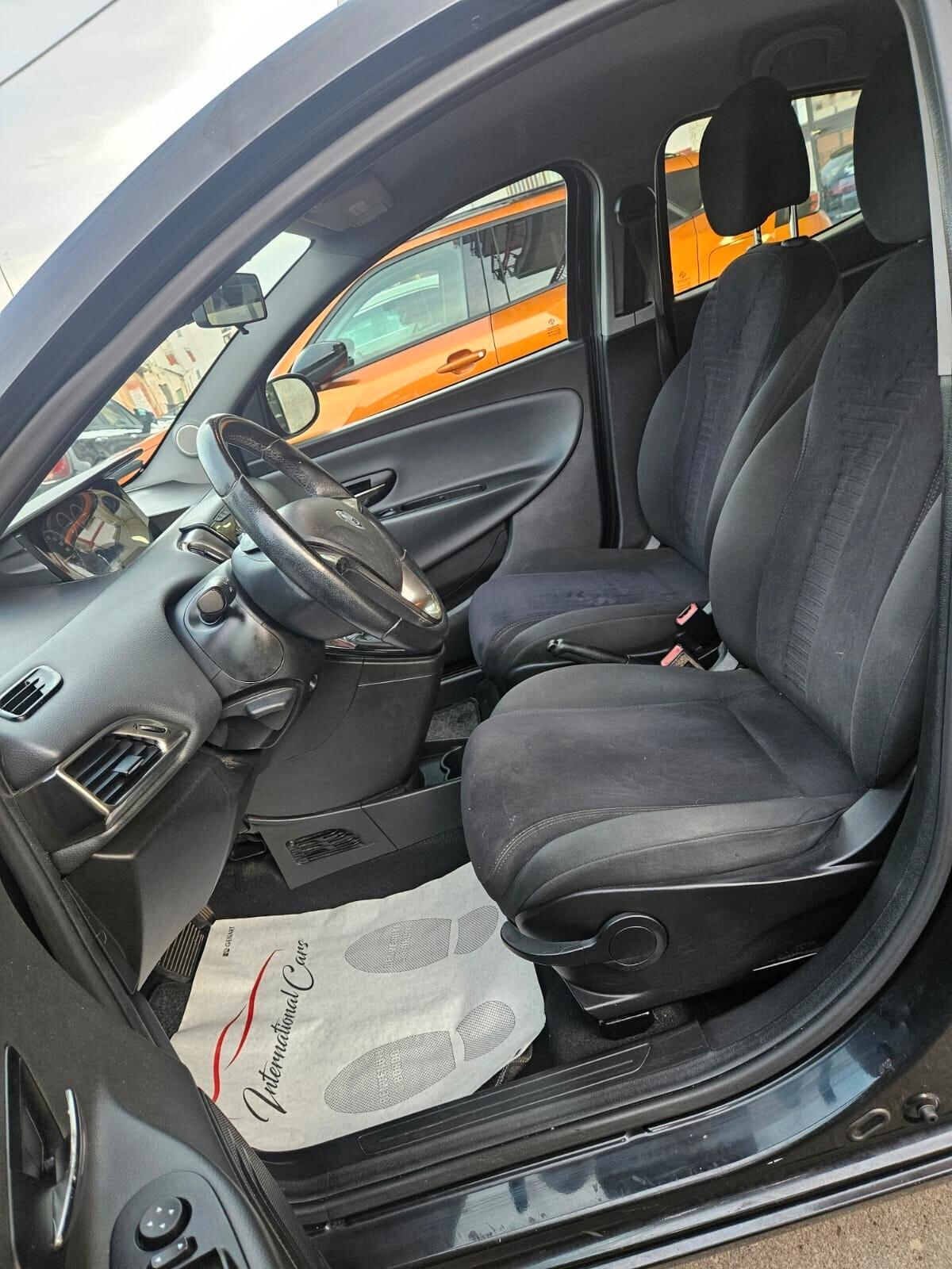 Lancia Ypsilon AUTOMATICA 900 benz 85cv