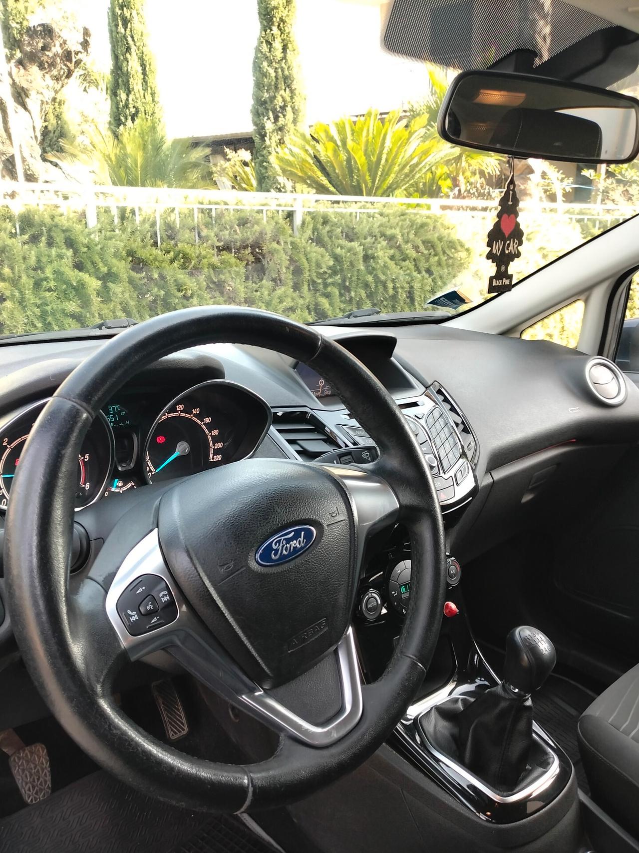 Ford Fiesta 1.5 TDCi 75CV 5 porte Titanium