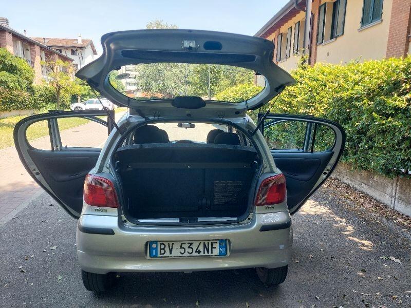Toyota Yaris 1.3i 16V CAMBIO AUTOMATICO GOMME FRENI NUOVI