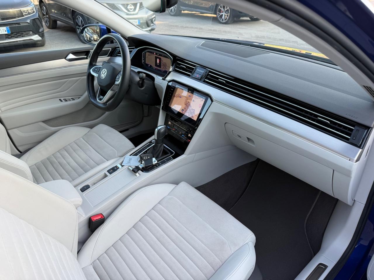 Volkswagen Passat Sw R LINE 2.0 200 CV DSG Executive