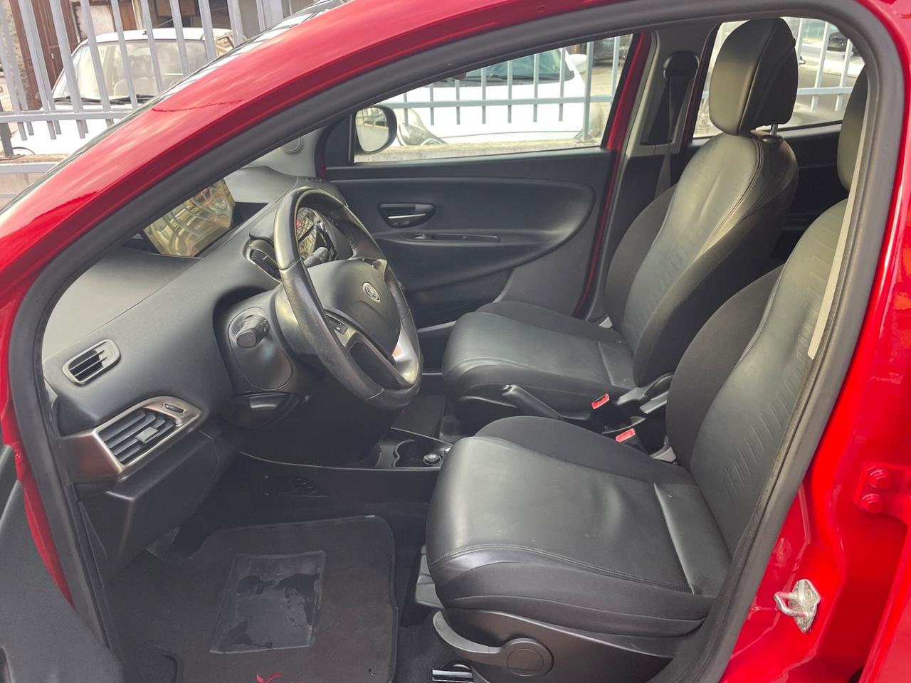 Lancia Ypsilon 0.9 TwinAir 85 CV 5 porte S&S DFN Platinum