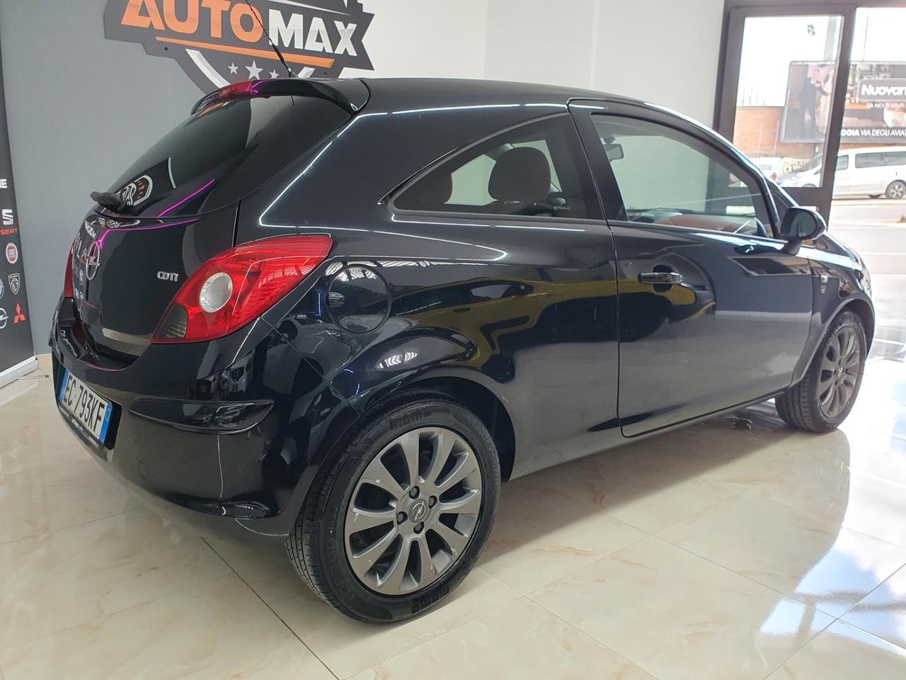 Opel Corsa 1.3 CDTI 75CV b-color 2011