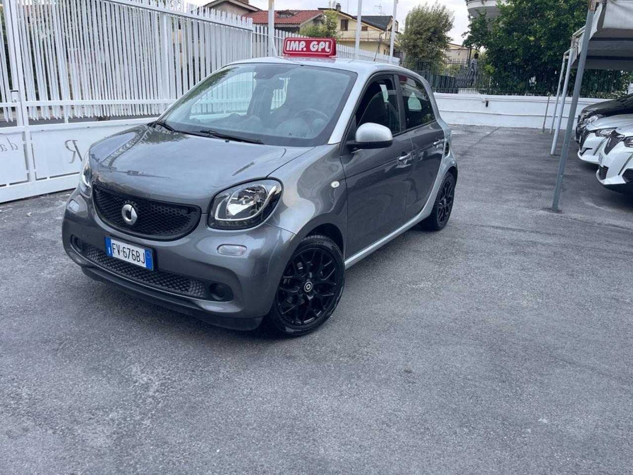 Smart ForFour cil. 1.0 GPL ANNO 2018 MODELLO PASSION CAMBIO AUTOMATICO.