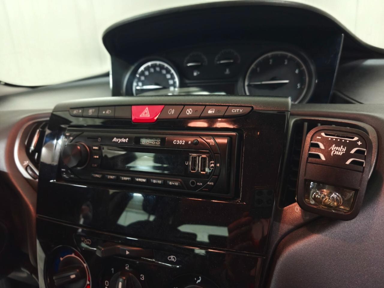 Lancia Ypsilon 1.3 MJT 16V 95 CV 5 porte Platinum