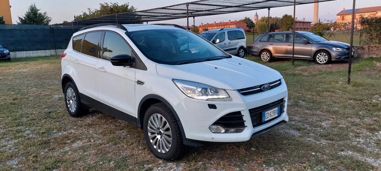 Ford Kuga 2.0 TDCI 150 CV S&S 4WD Powershift Titanium