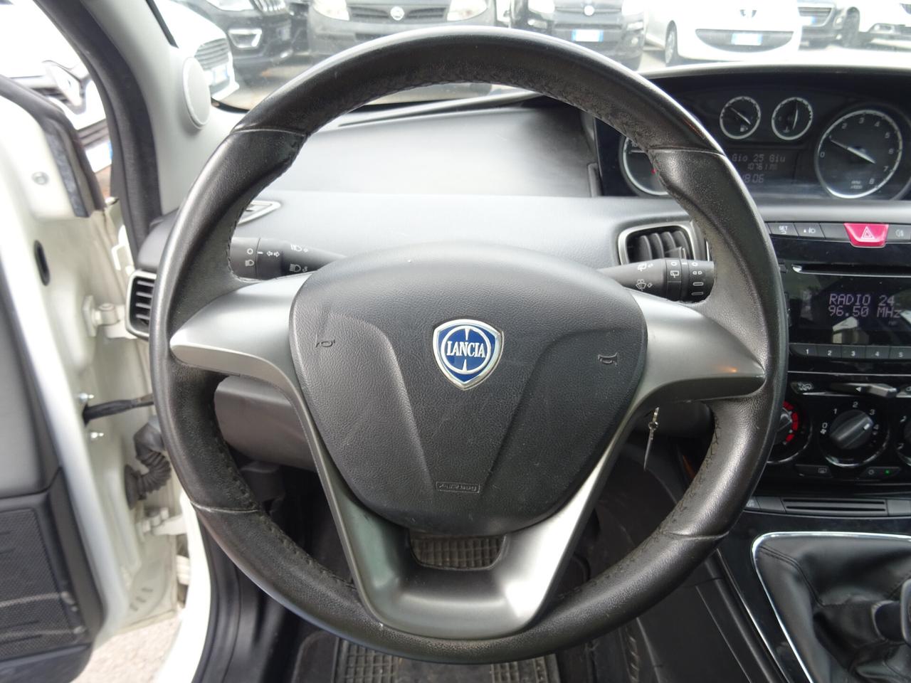 Lancia Ypsilon 1.2 69 CV 5p S&S TETTO APRIBILE
