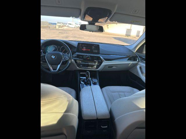 BMW 520 Serie 5(G30/31/F90) - d Touring Luxury