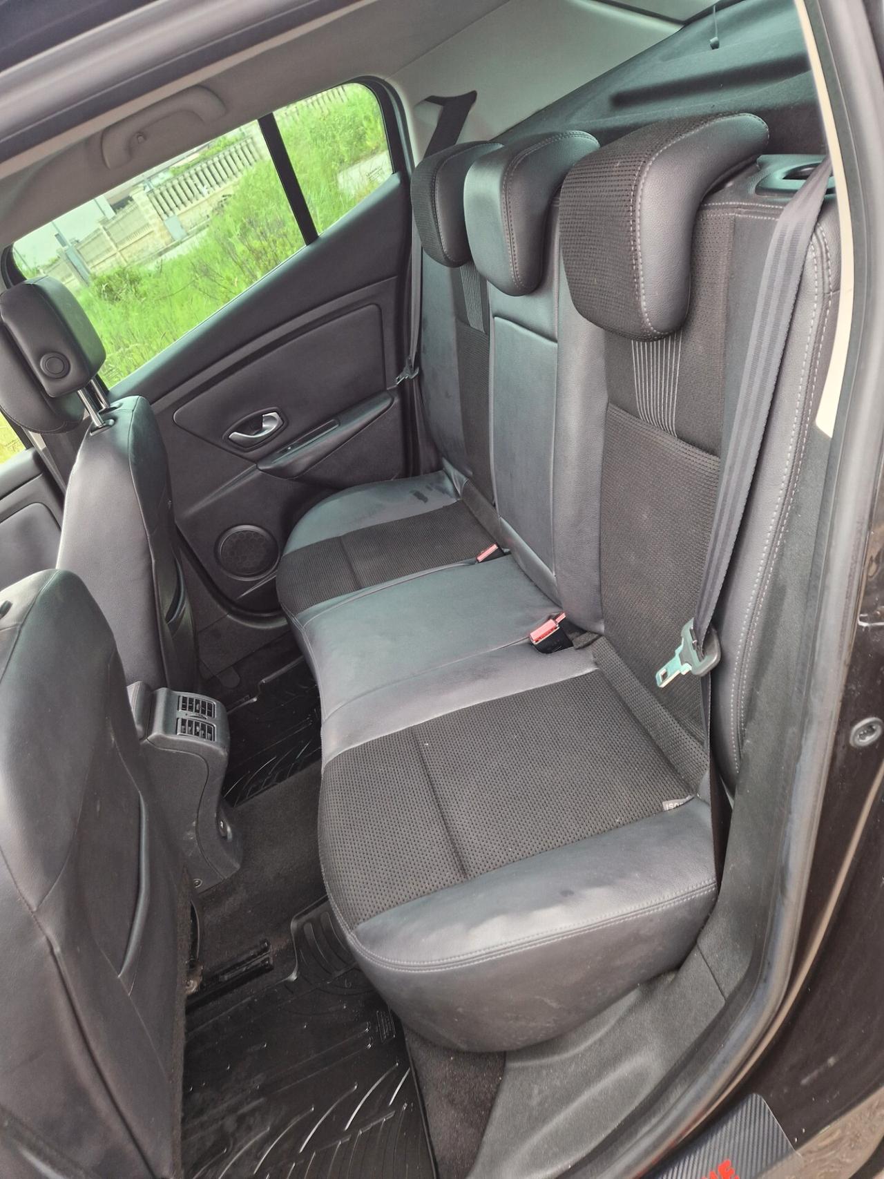 Renault Megane Mégane C-C 1.5 dCi 110CV EDC Luxe