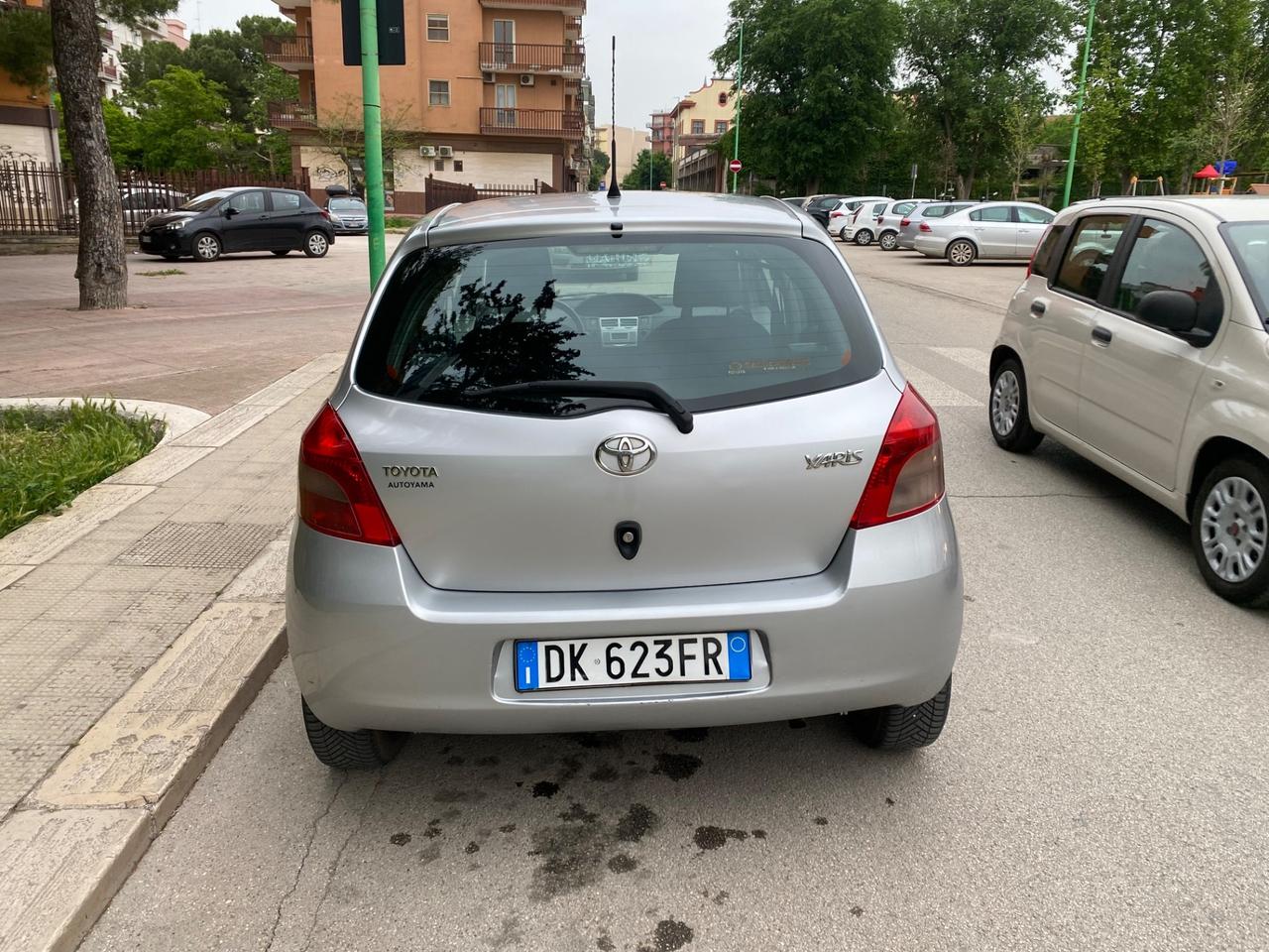 Toyota Yaris 1.0 5 porte Sol