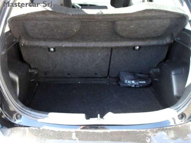 TOYOTA Yaris Yaris III 5p 1.5h Business - FT376YH