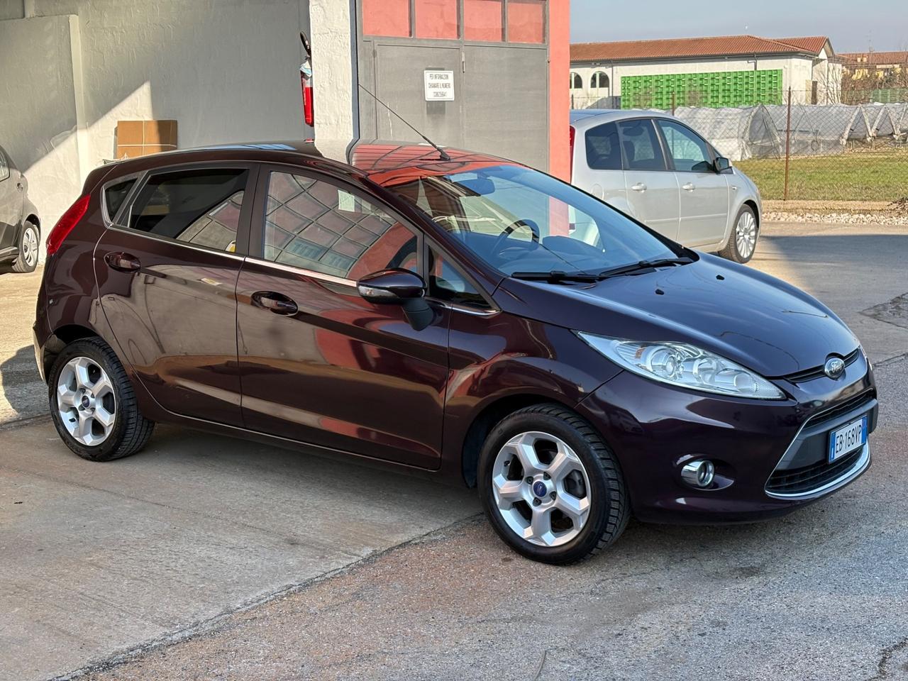 Ford Fiesta 1.4 5 porte Bz.- GPL Titanium UNICO PROPRIETARIO