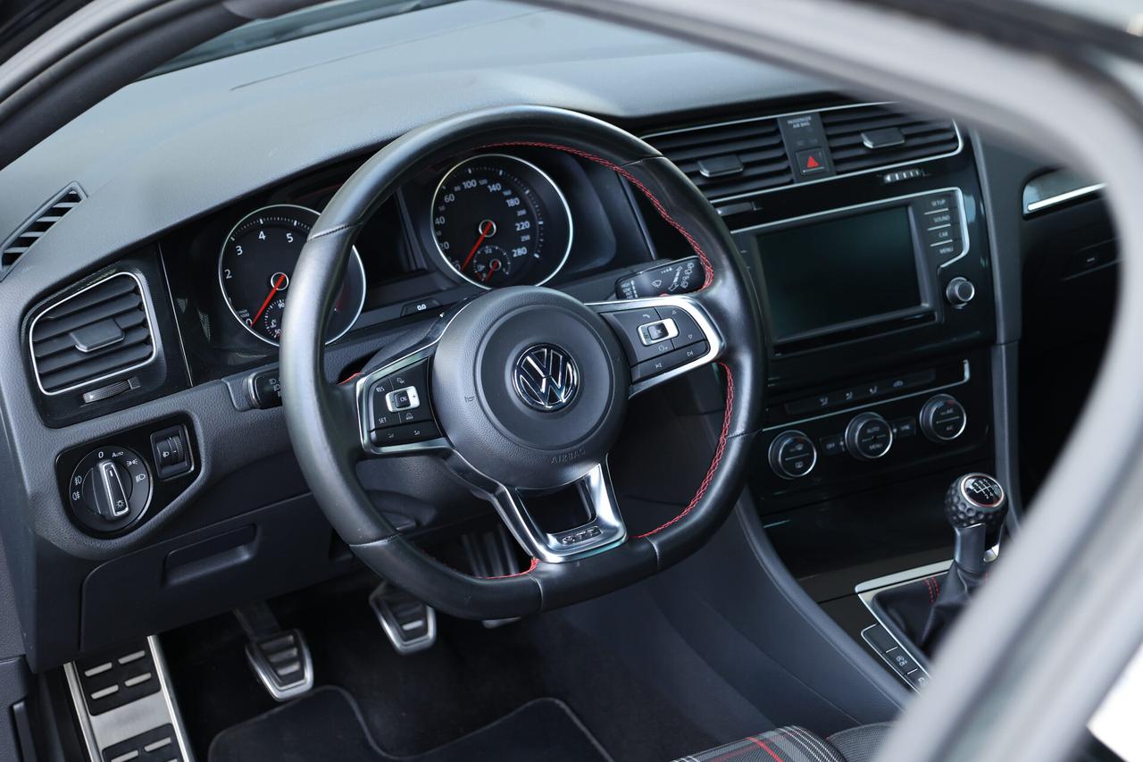 Volkswagen Golf GTI - 3p 2.0 tsi Performance Business&Drive