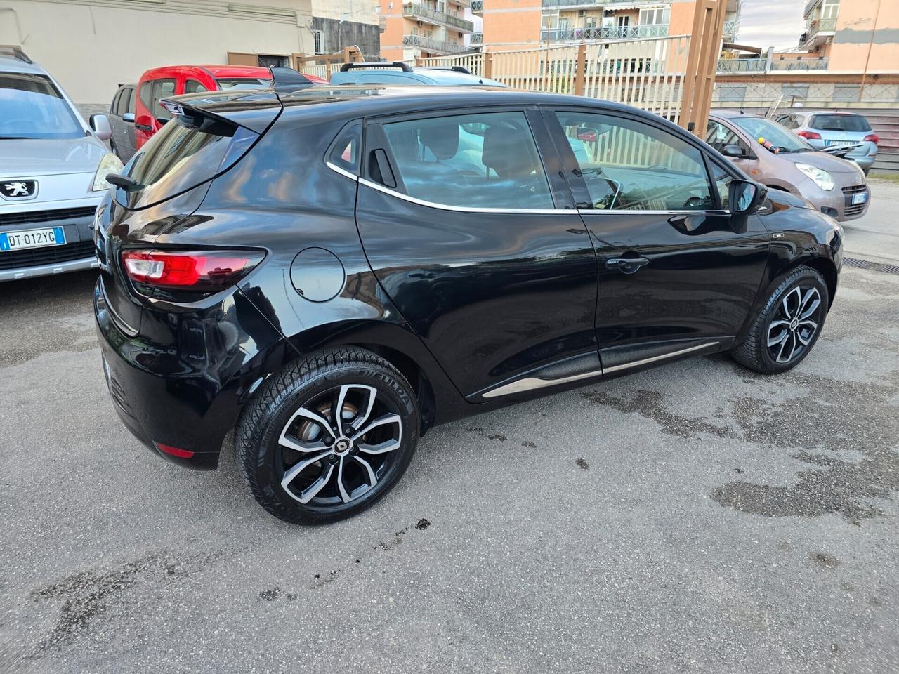 Renault Clio TCe 12V 90 CV GPL 5 porte Moschino Intens
