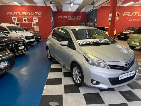Toyota Yaris 1.0 Lounge | IDEALE NEO PATENTATI | Navi, Telecamera, Cruise Control