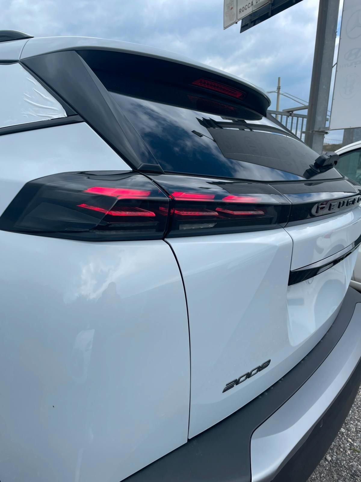 Peugeot 2008 1.2 allure benzina 100cv Nuova di Fabbrica