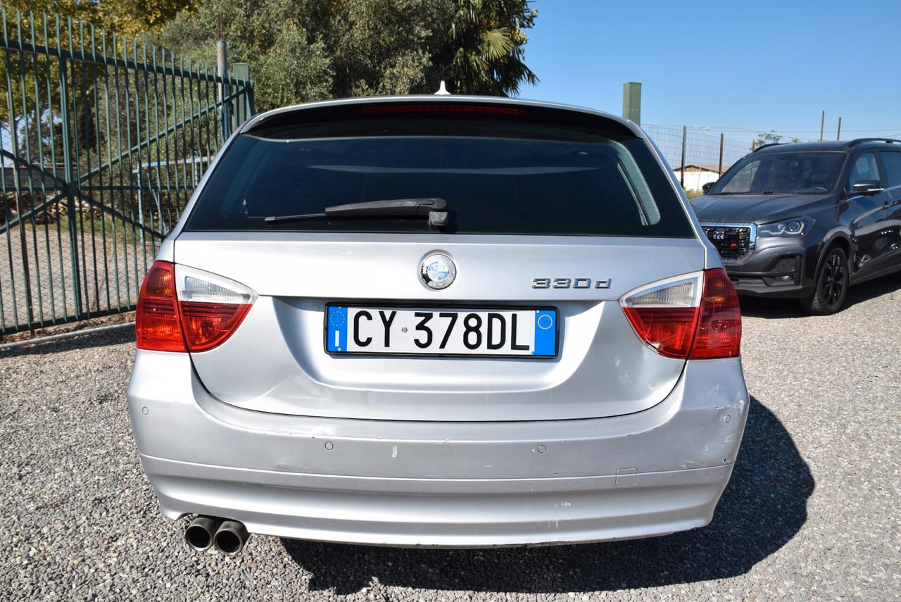Bmw 330 330d Touring Futura navi pelle cruise sensori bt