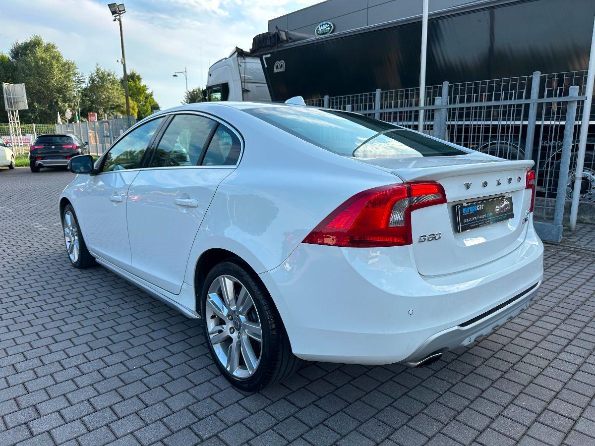 VOLVO - S40 - 2.4 D5 R-design