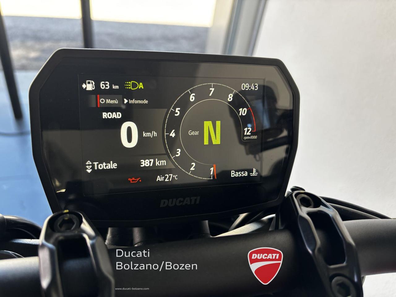 Ducati Monster V2 896