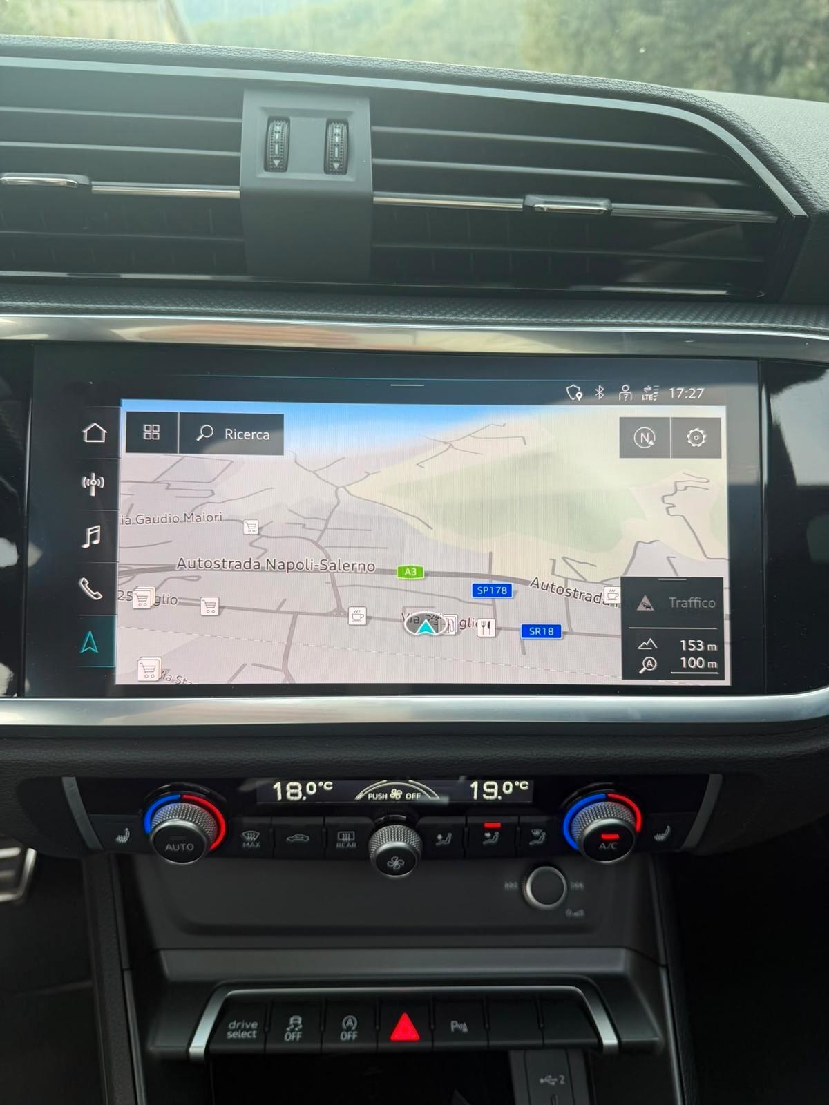 Audi Q3 35 TDI S tronic Identity Black