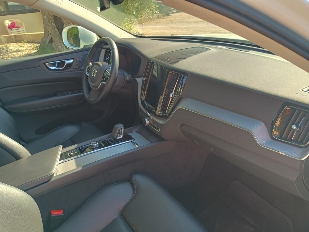Volvo XC 60 B4 (d) AWD automatica Plus Bright
