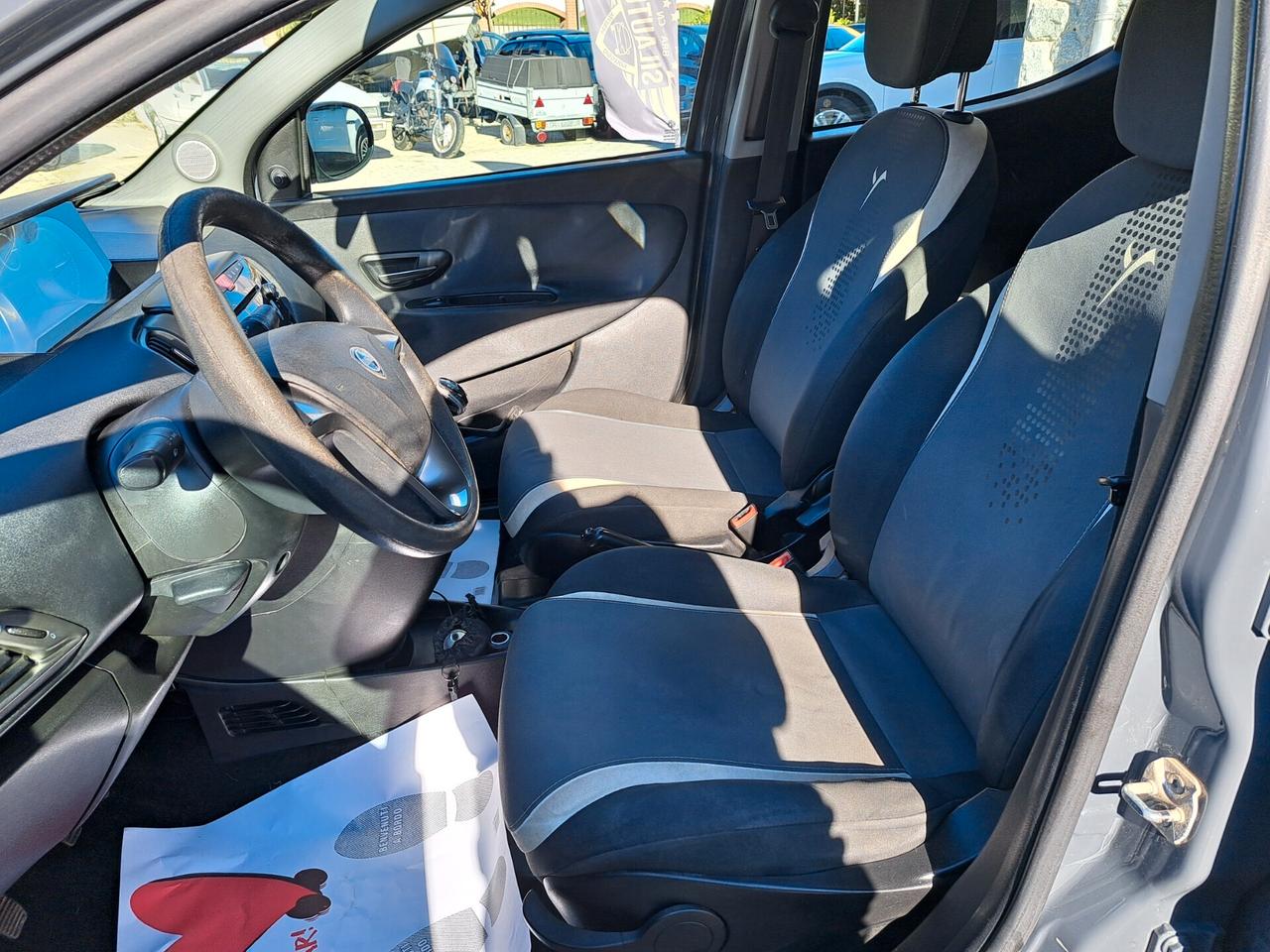 Lancia Ypsilon 1.2 69 CV 5p GPL Ecochic Gold /GPL VALIDO FINO 2035