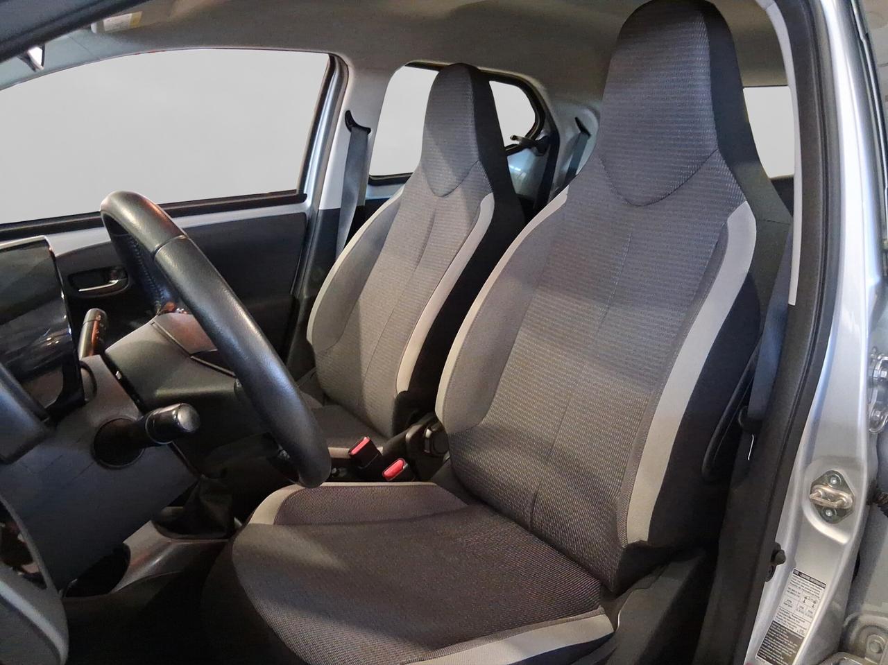 Toyota Aygo Connect 1.0 VVT-i 72 CV 5 porte x-play