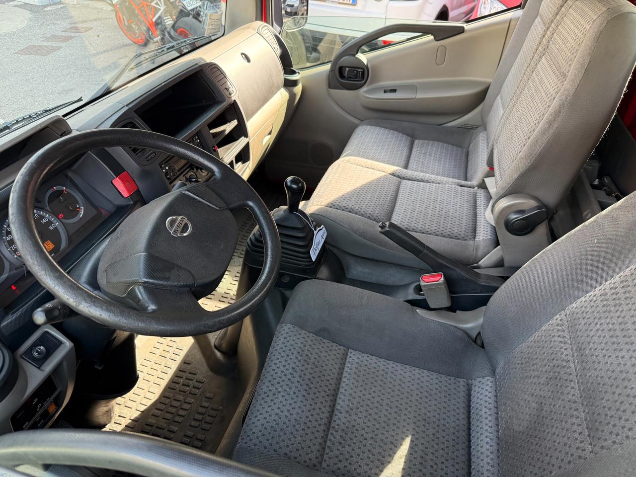 Nissan Cabstar 32.11 2.5 TDI PC Cabinato RIBALTABILE TRILATERALE