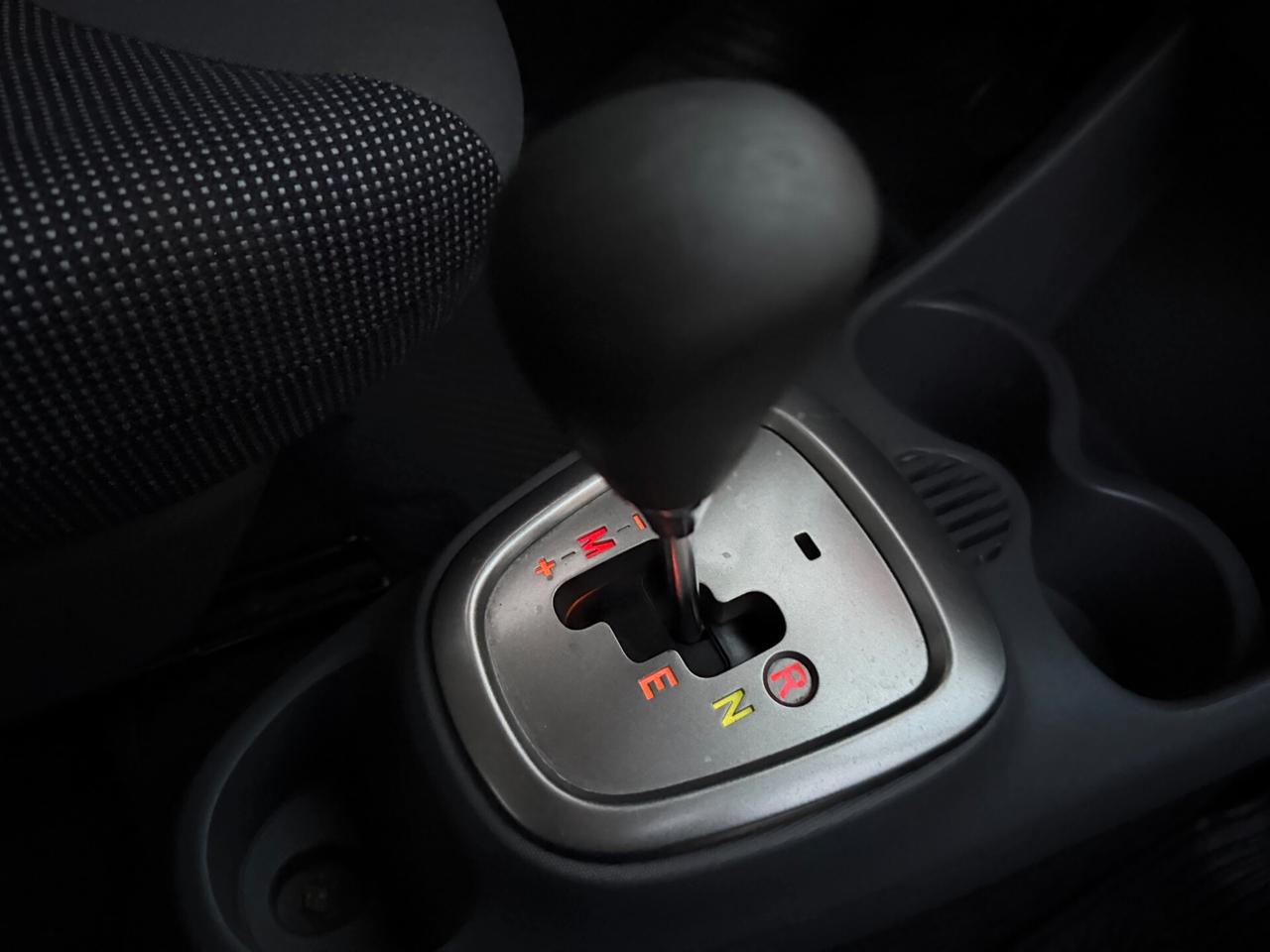 Peugeot 107 68 Cv Plaisir 2 cambio automatico 1.0