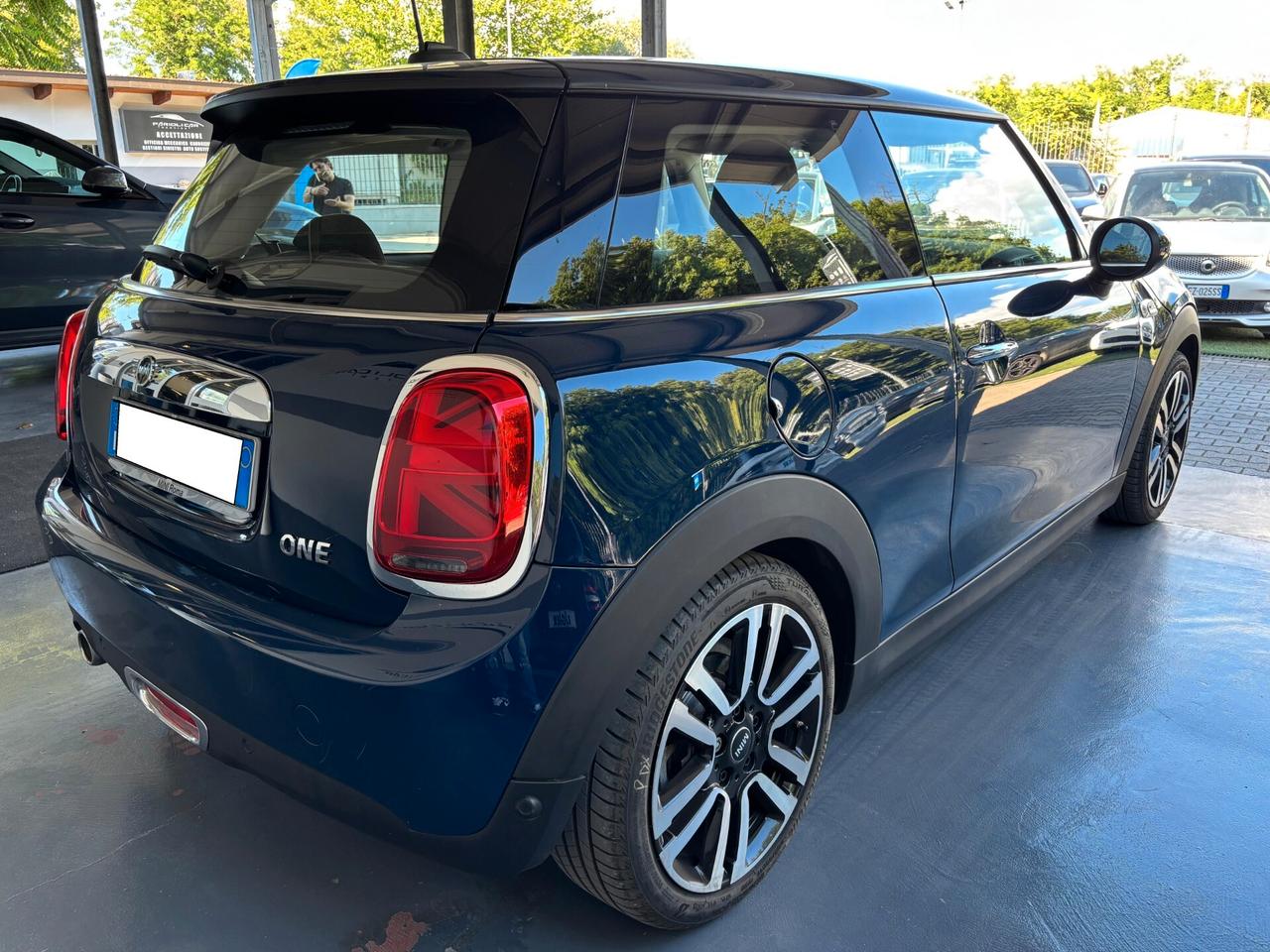 Mini Mini 1.5 One Baker Street