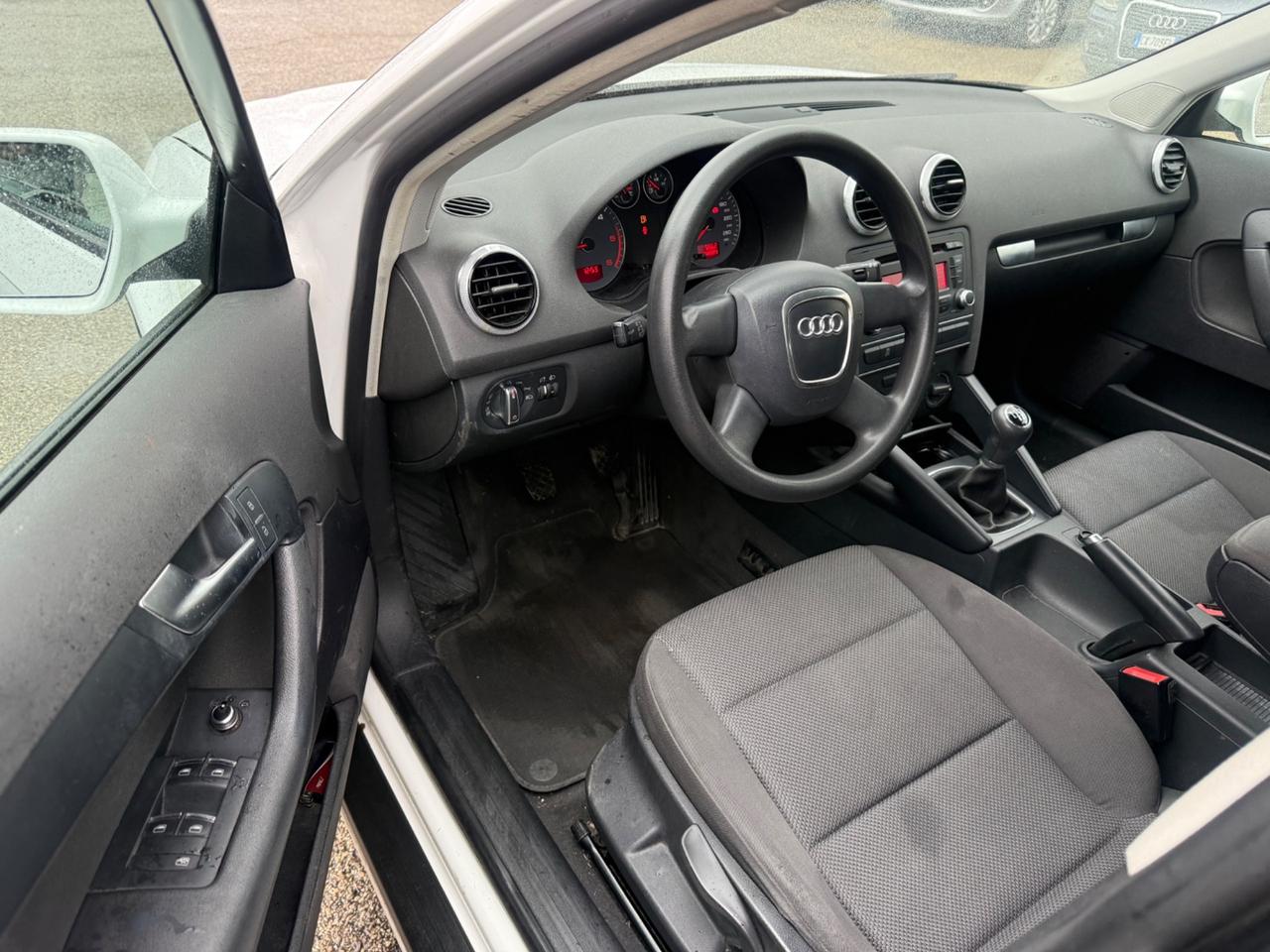 Audi A3 SPB 1.6TDI 105CV Attraction 5Porte EURO5