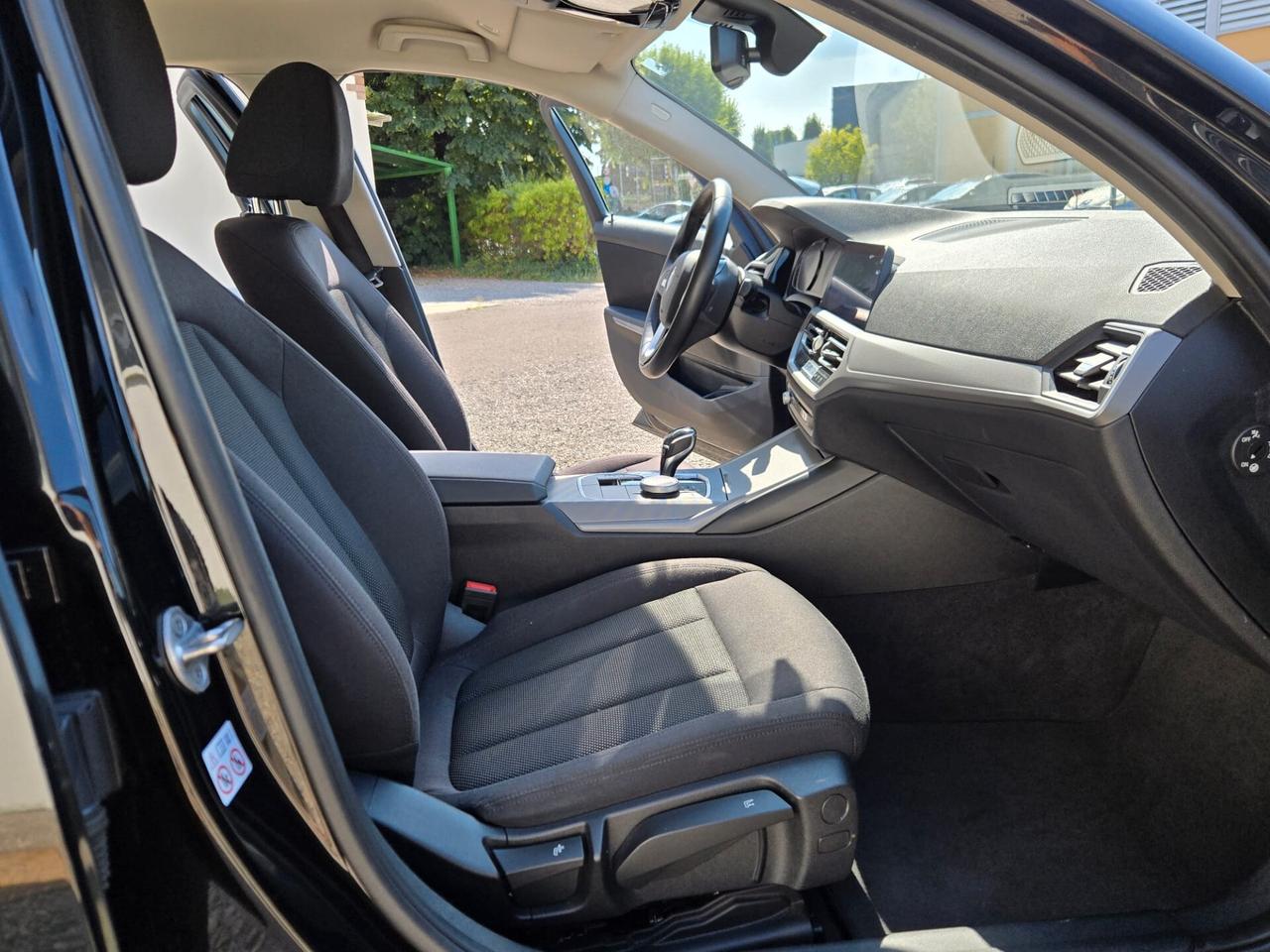 Bmw 320d xDrive Touring Business Advantage
