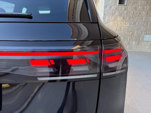 VOLKSWAGEN Tiguan 2.0 TDI 150 CV DSG R-Line Plus ''TOTAL BLACK''