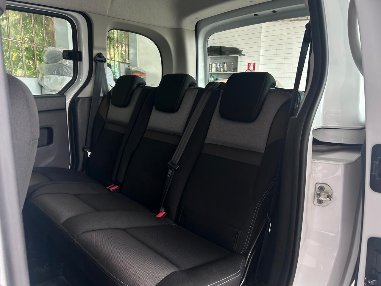 Renault Kangoo Blue dCi 95CV 5 porte 5 POSTI , VETTURA,FATTURABILE IVA