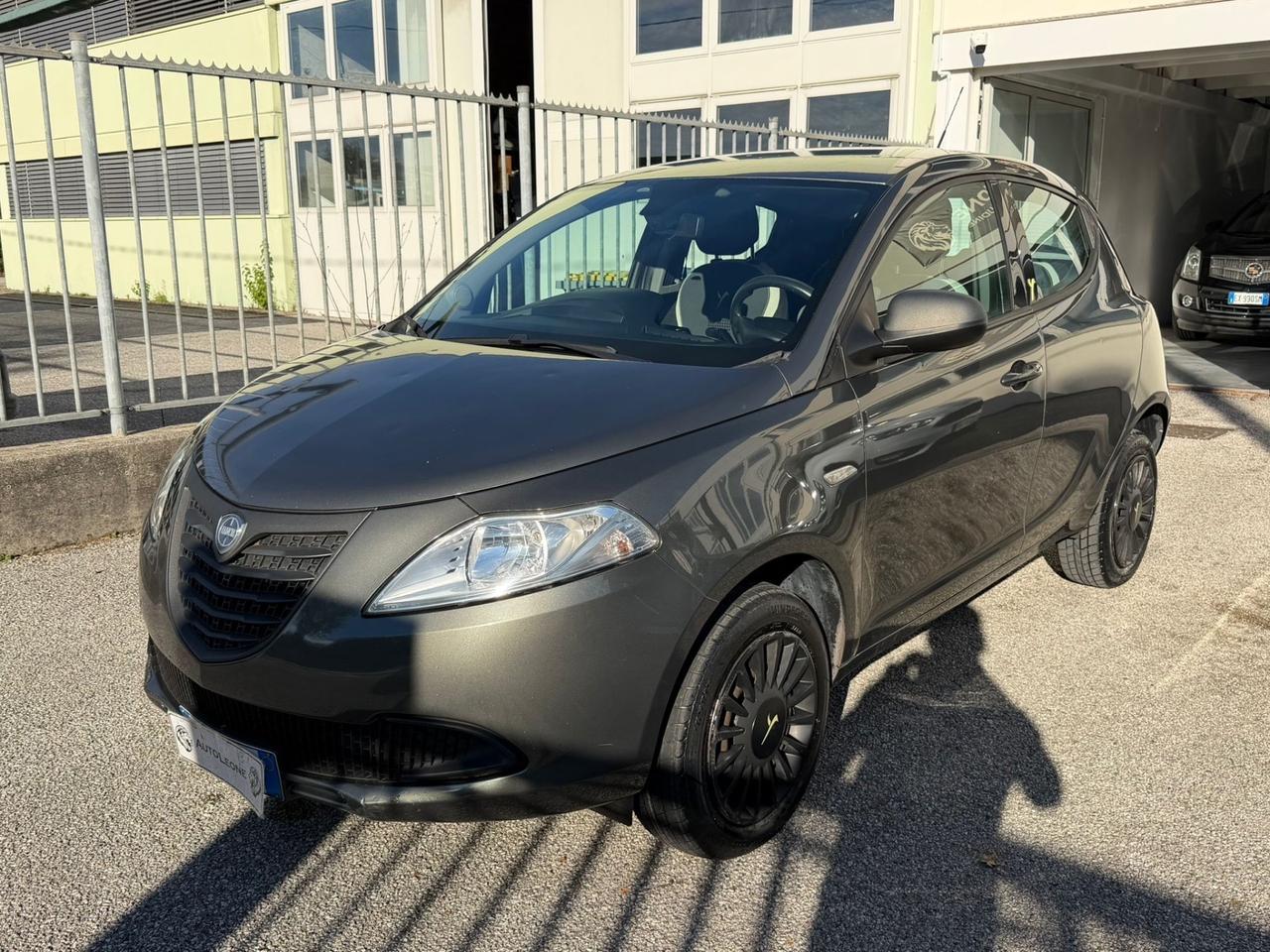 Lancia Ypsilon 0.9 TwinAir 85 CV 5 porte S&S DFN Gold