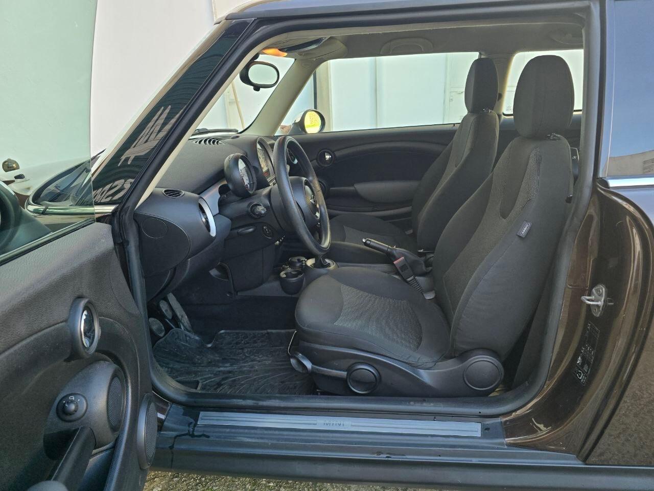 Mini 1.6 16V Cooper D