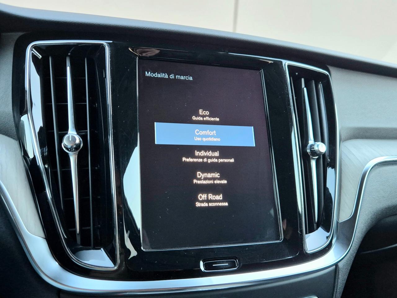 Volvo V60 Cross Country D4 AWD Geartronic Pro