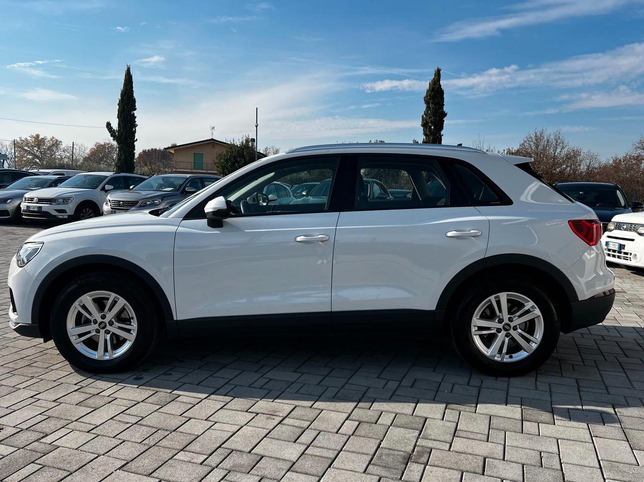 Audi Q3 35 2.0 TDI 150CV S tronic Business - UNIPRO