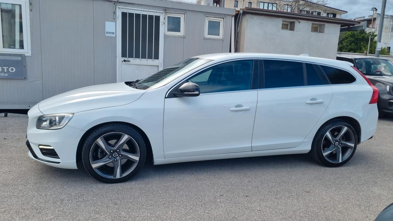 Volvo V60 D4 Geartronic R-design Momentum
