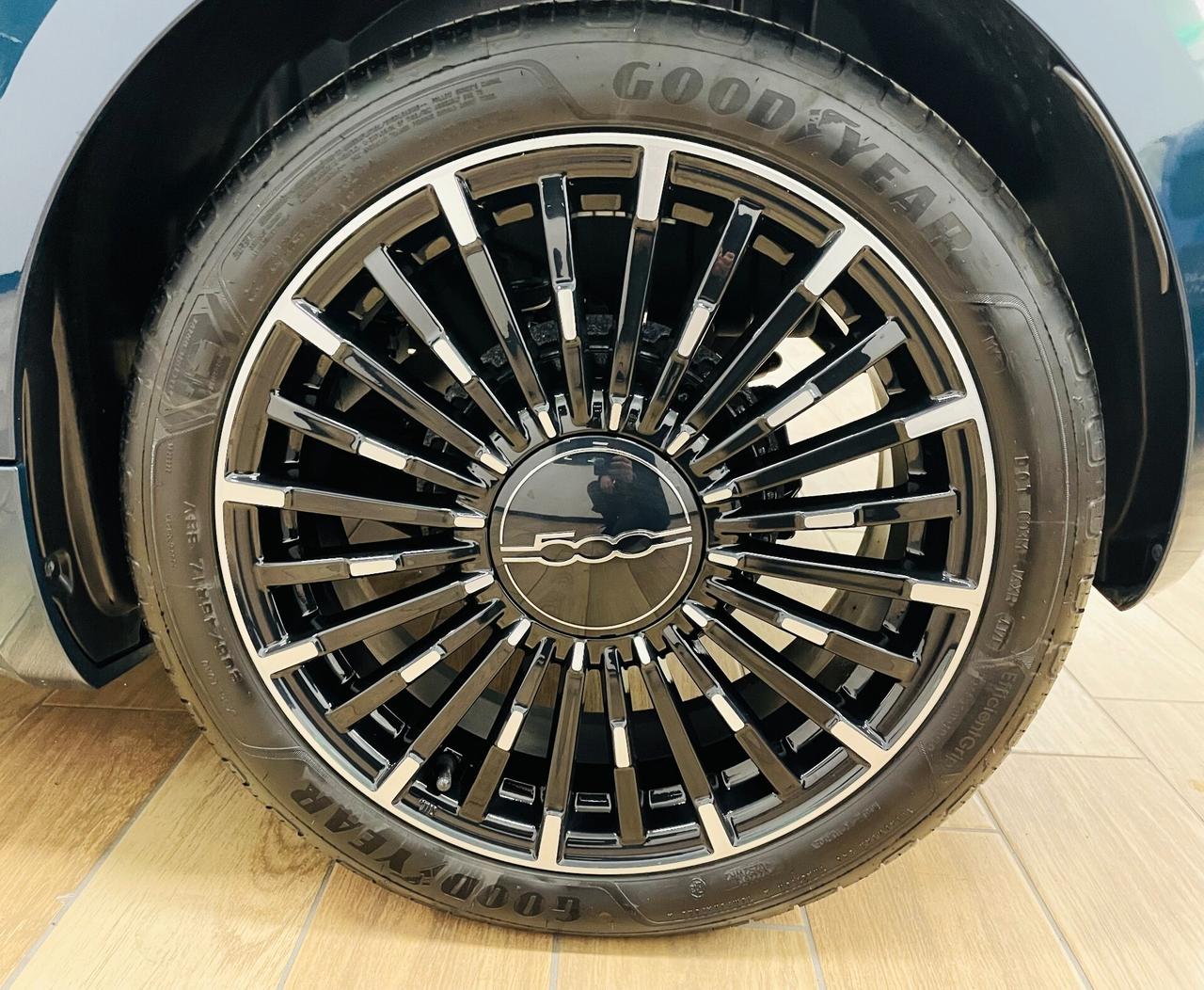 Fiat 500e Icon - Pack style Ocean Blue Metallic