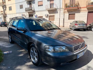 VOLVO V70 2.4 D5 20V cat MOMENTUM TAGLIANDI CERTIFICATI