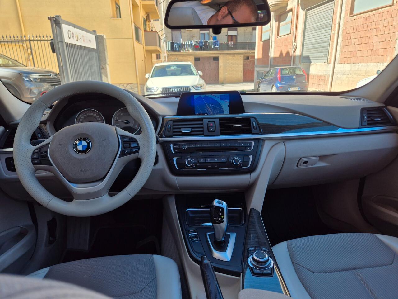 BMW 320 2.0 TETTO APRIBILE NAVIGATORE FARI LED