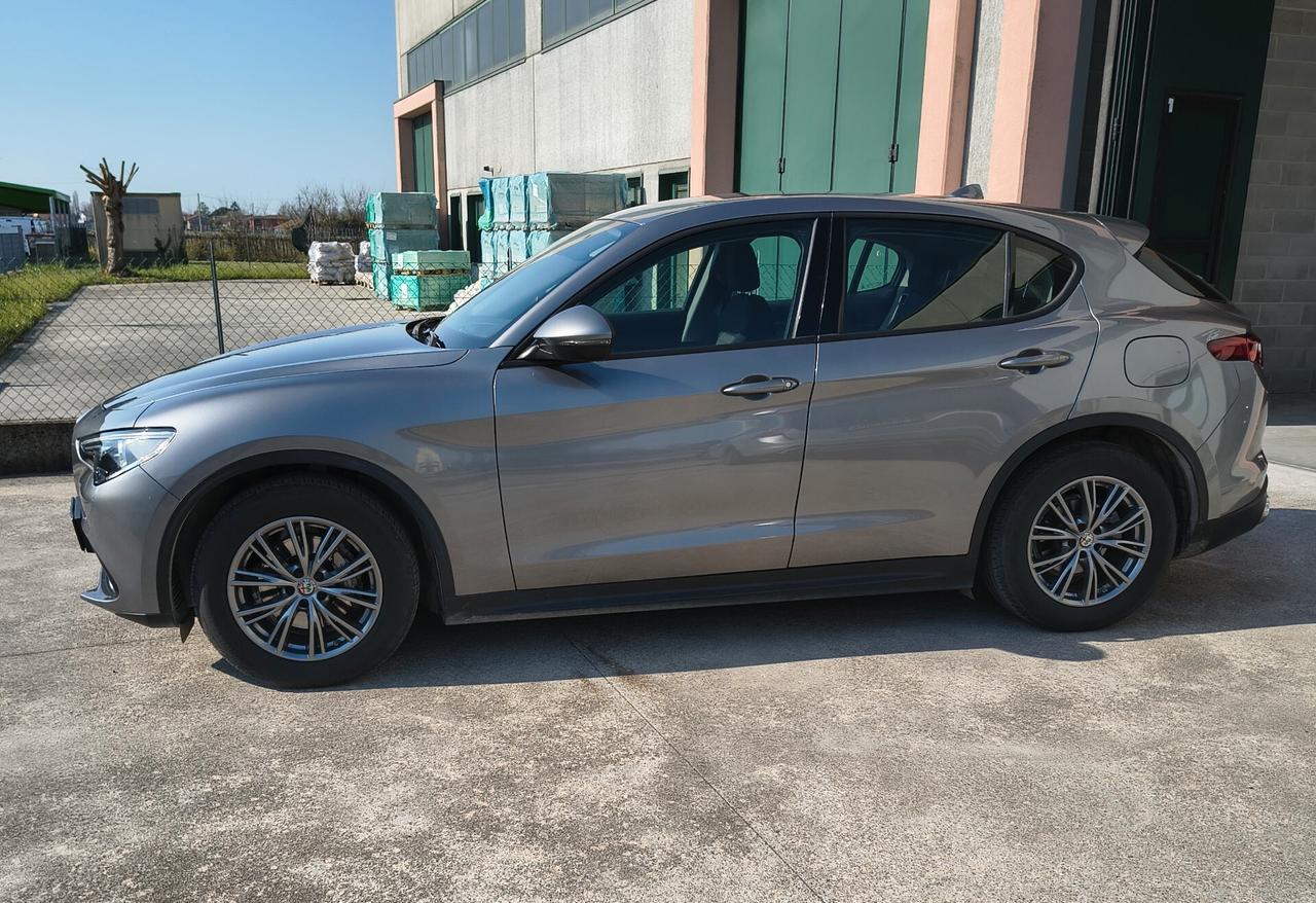 Alfa Romeo Stelvio 2.2 Turbodiesel 160 CV AT8 RWD Business