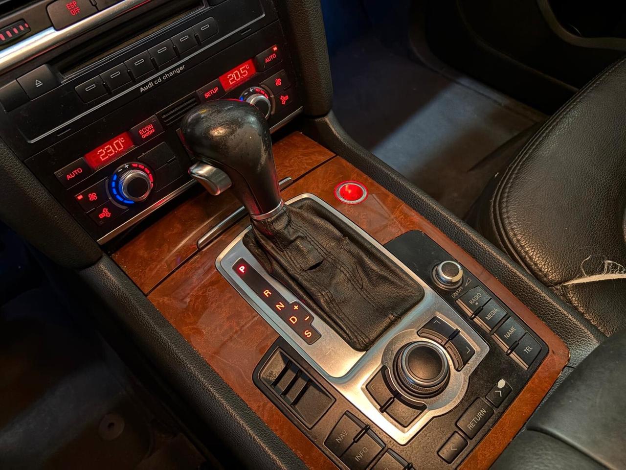 Audi Q7 3.0 V6 TDI 233CV quattro tiptronic